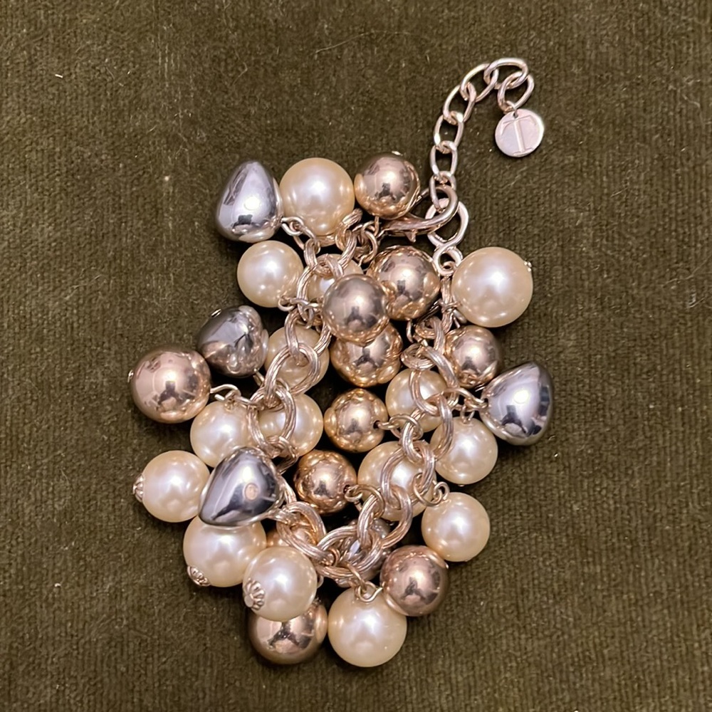 Talbots pretty bracelet. Faux pearls and silver triangular styled baubles.